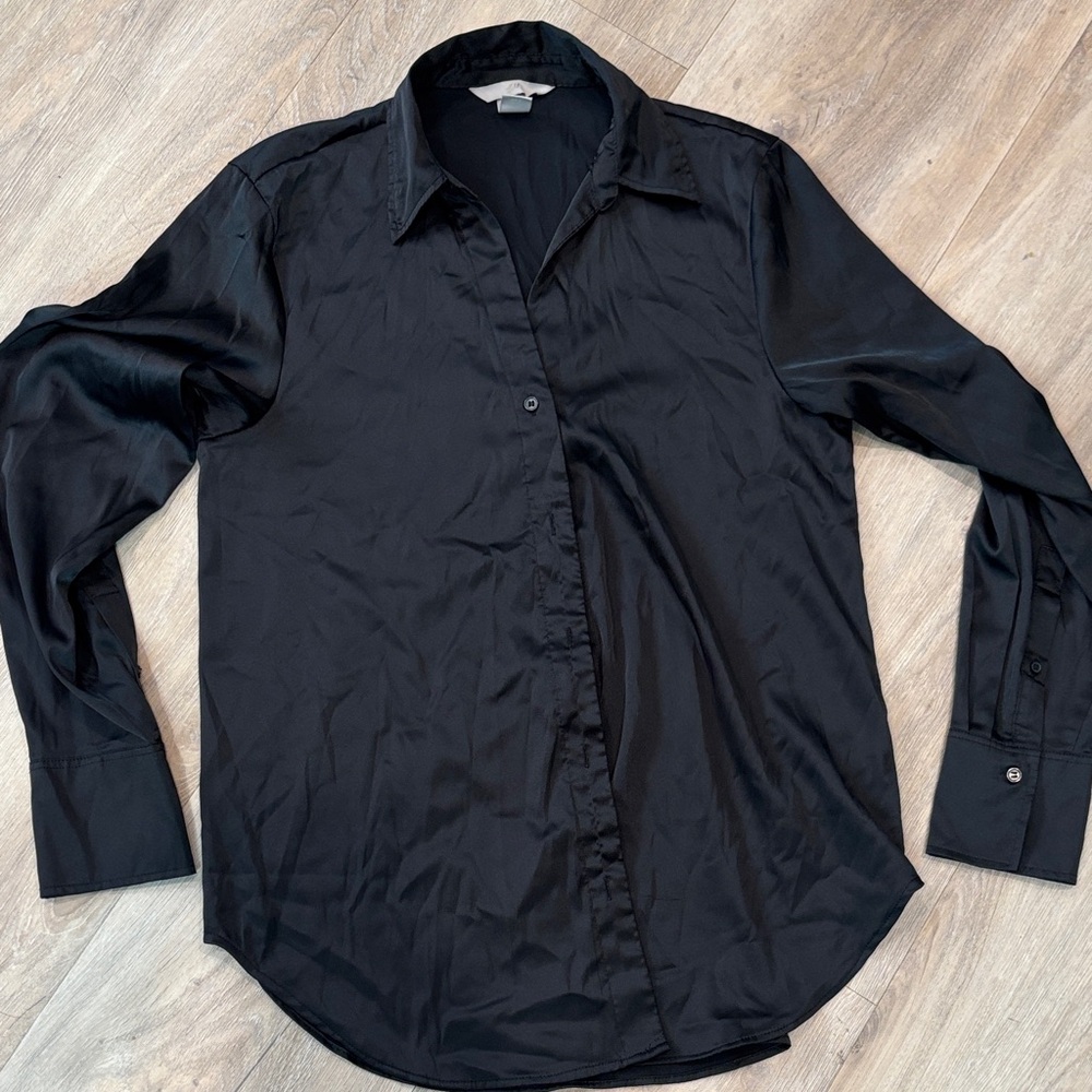 H&M BLACK SILKY BUTTON DOWN
